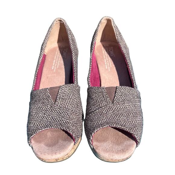 Tom’s Women’s Brown & Tan Herringbone Peep-Toe Cork Wedges Size 7 - Picture 6 of 13